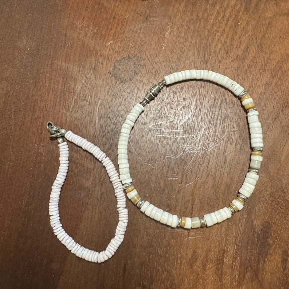 Shell necklace and 3 bracelets - Picture 2 of 3